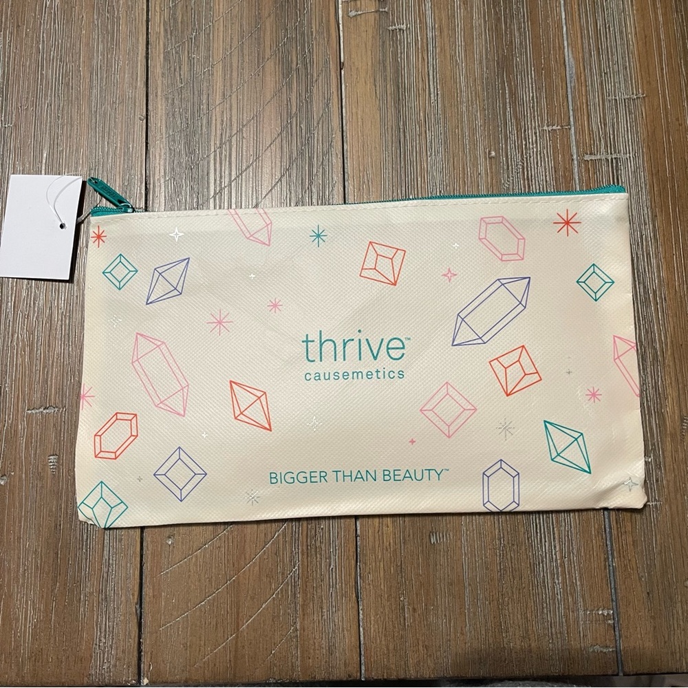New thrive causemetics makeup bag